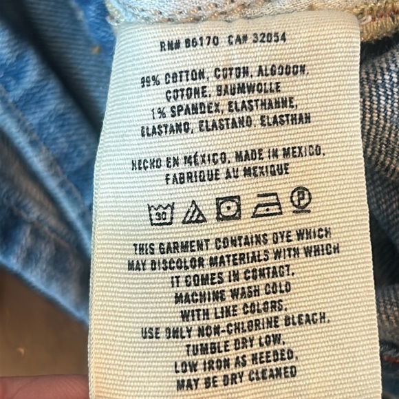 Pilcro and the Letterpress Women's Lightly Distressed Denim Shorts Size 29 - Picture 4 of 16